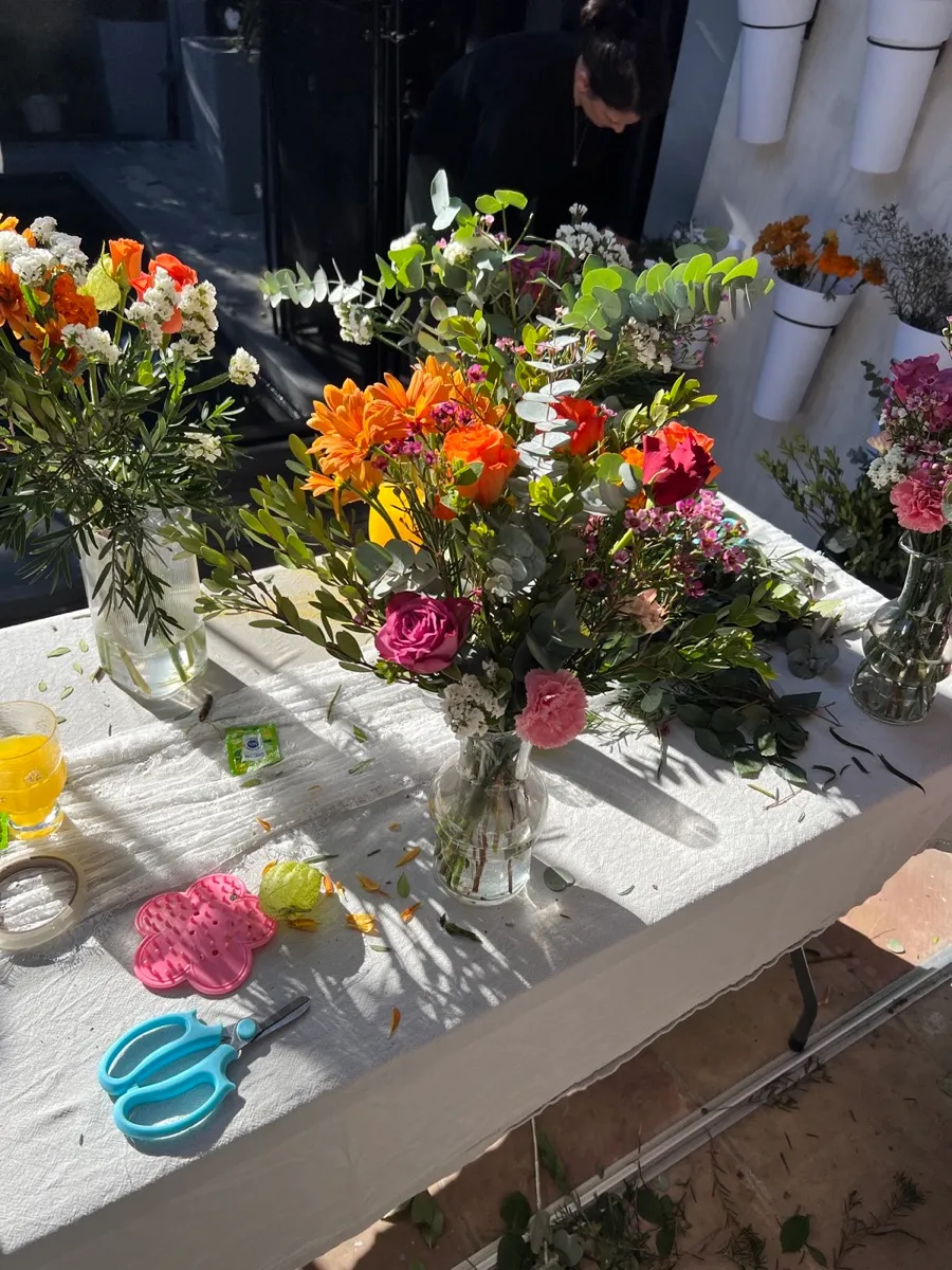 A Bubbles and Blooms floral arranging workshop