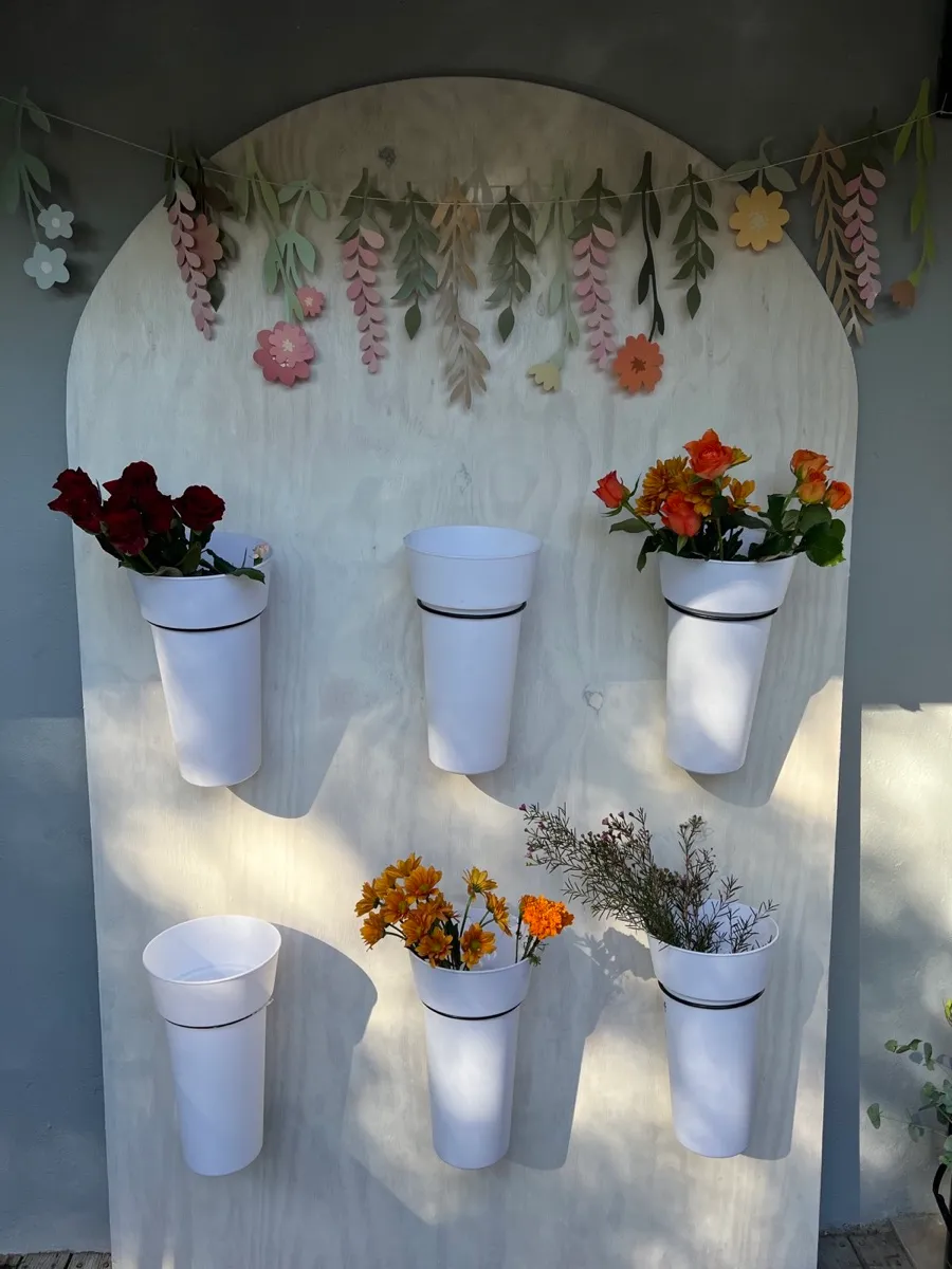 A Bubbles and Blooms floral arranging workshop
